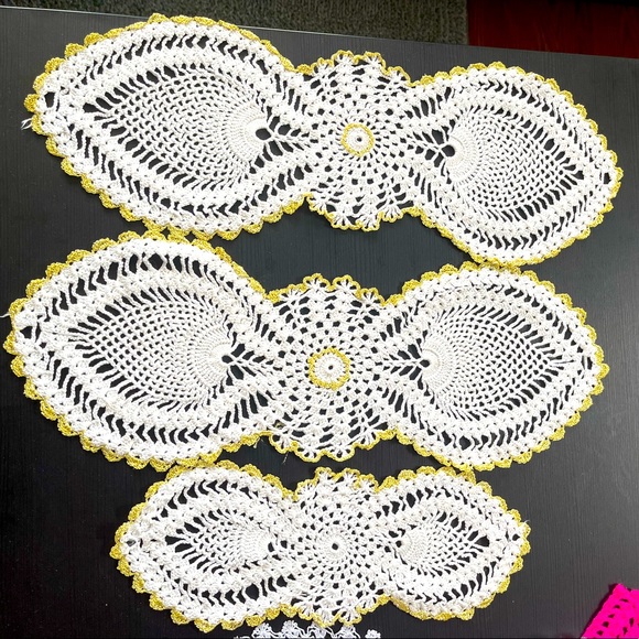 Tablecloth - Picture 1 of 1